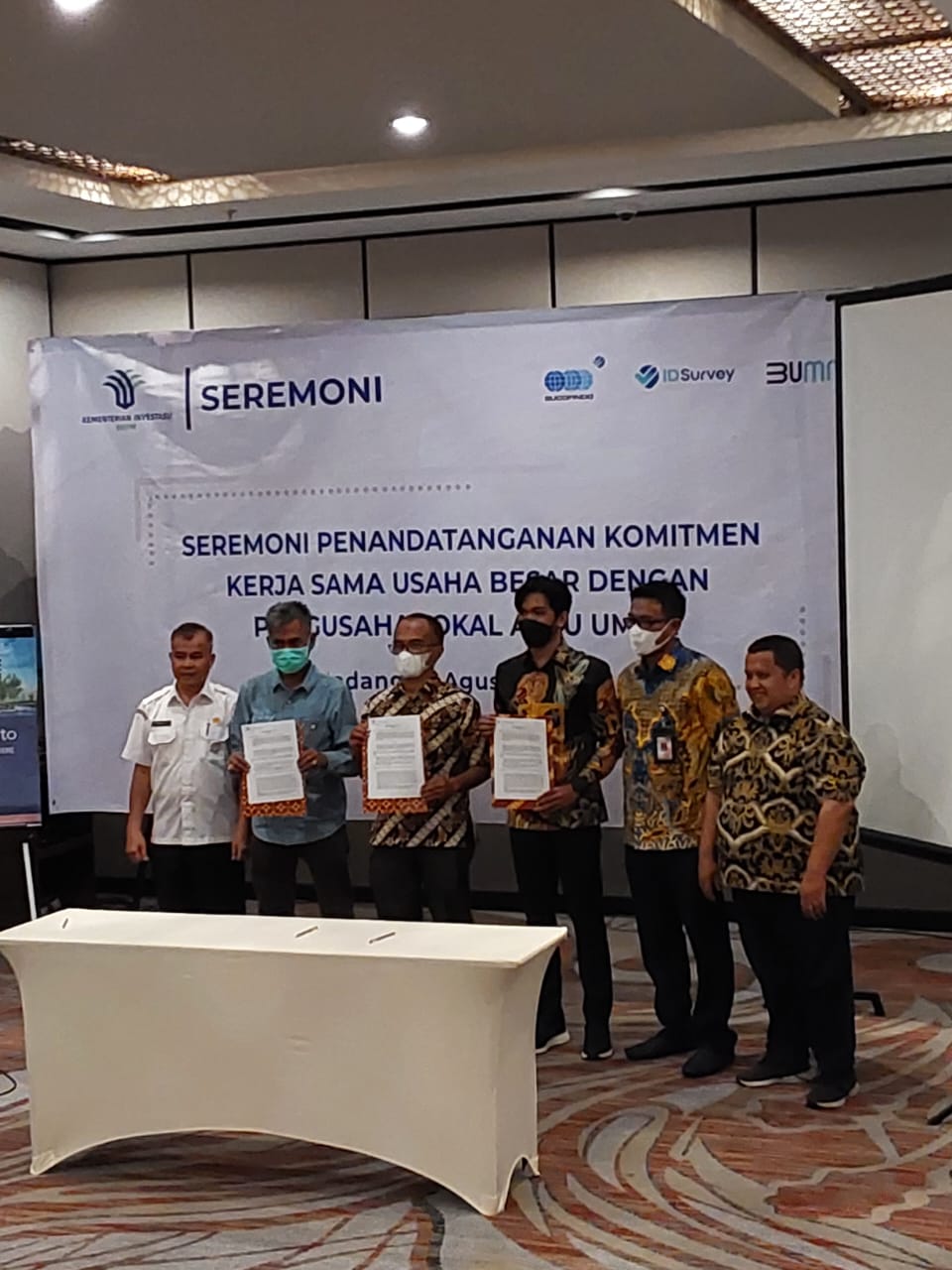 SEML melakukan penandatanganan Komitmen Kerja Sama Usaha Besar dengan Perusahaan Lokal atau UMKM